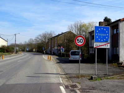 Dès la sortie d'Ecouviez, Meuse, j'entre en Belgique 