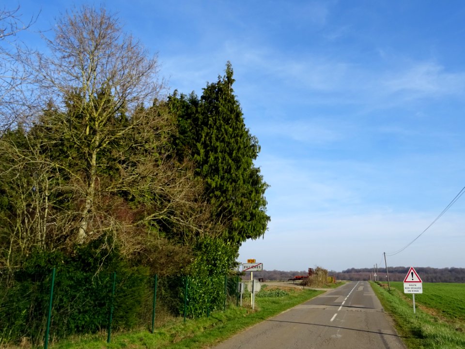 A la sortie de Fillières, Meurthe-et-Moselle, un panneau i… 