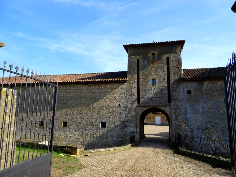Entrée du château de Martigny, Colmey, Meurthe-et-Moselle 