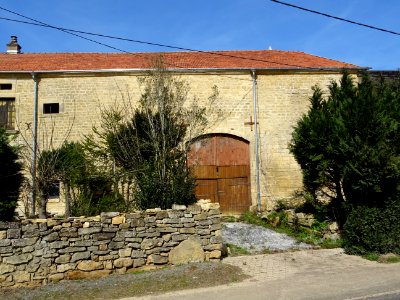 Bâtisse ancienne restaurée, Verneuil-Grand, Meuse 