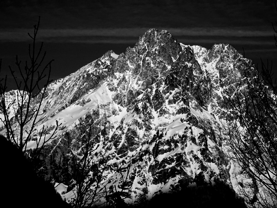 Premier rayon de soleil sur le Mont Pelvoux 