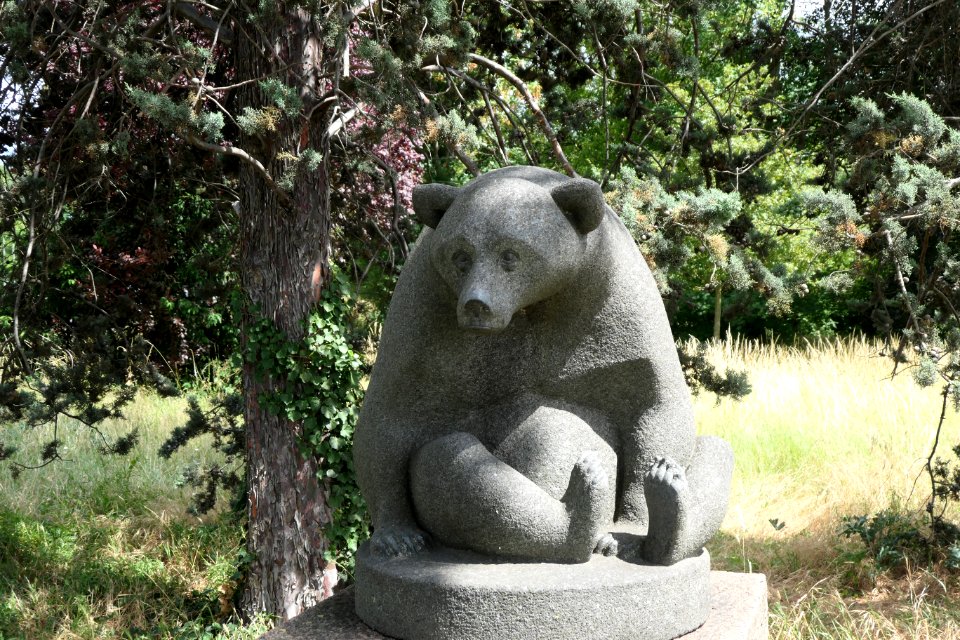 Statue d'ours, Bois de Boulogne 