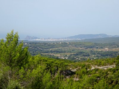 Depuis les hauteurs entre Le Beausset et Signes, au zoom, … 