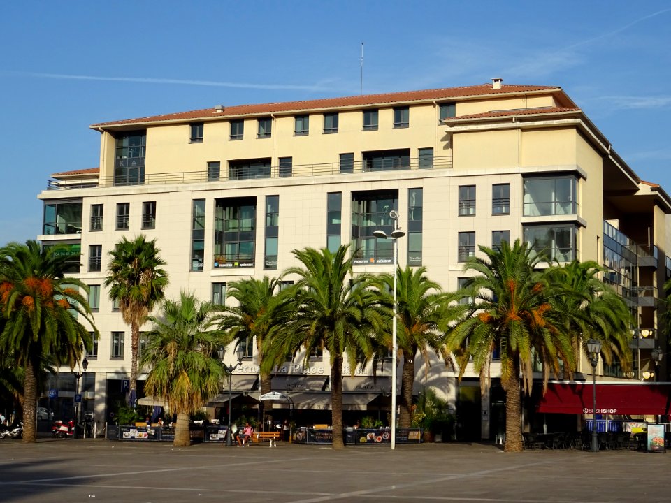 Brasserie, Place de la Liberté, Toulon, Var 