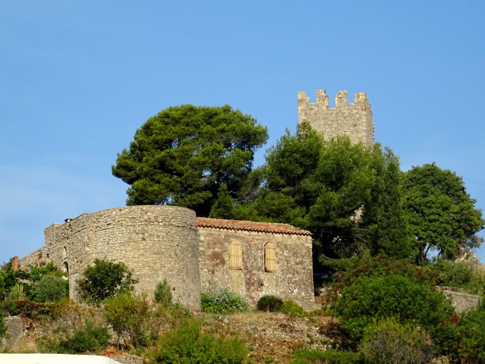 Château d'Ollioules en ruines, Ollioules, Var 