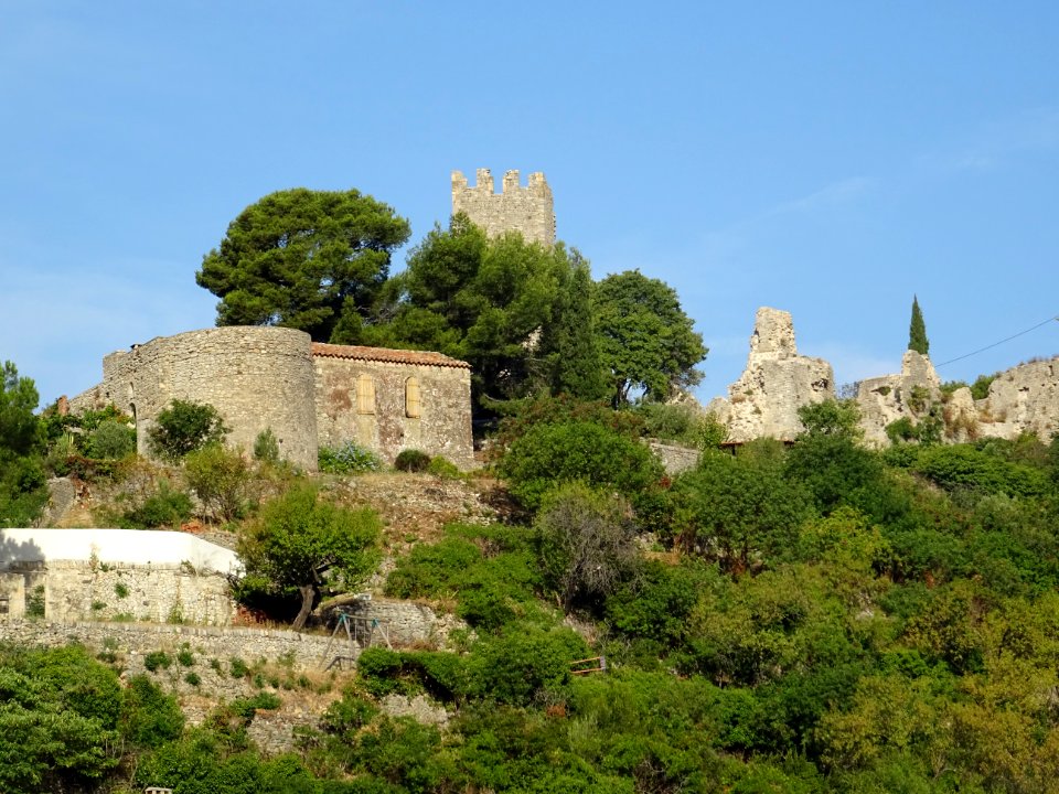 Château d'Ollioules en ruines, Ollioules, Var 