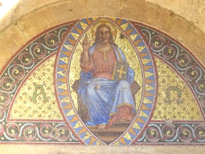 Mosaïque sur le fronton de l'église Saint Joseph du Pont d… 