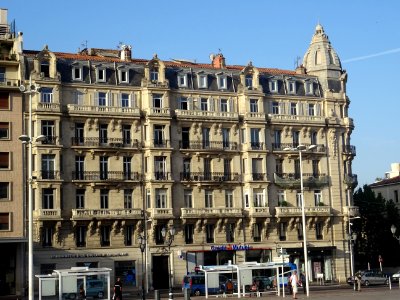 Immeuble Crédit Mutuel, Place de la Liberté, Toulon, Var 