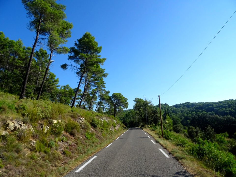 De retour sur la route principale D50 ... que je n'aurais … 
