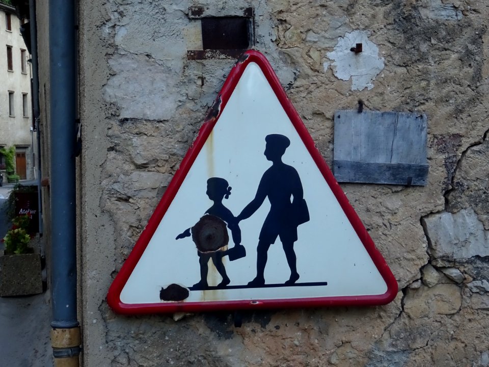 Ancien panneau routier, Entrecasteaux, Var 