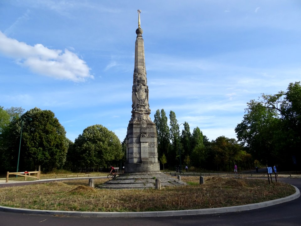 La Pyramide, Bois de Vincennes, Paris 
