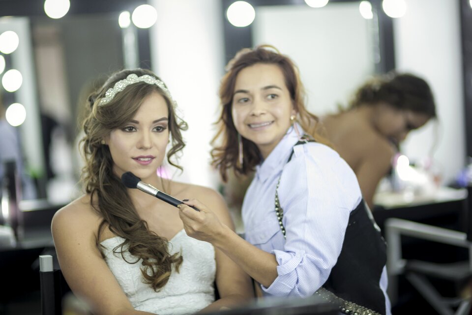 Wedding makeup make-up artist
