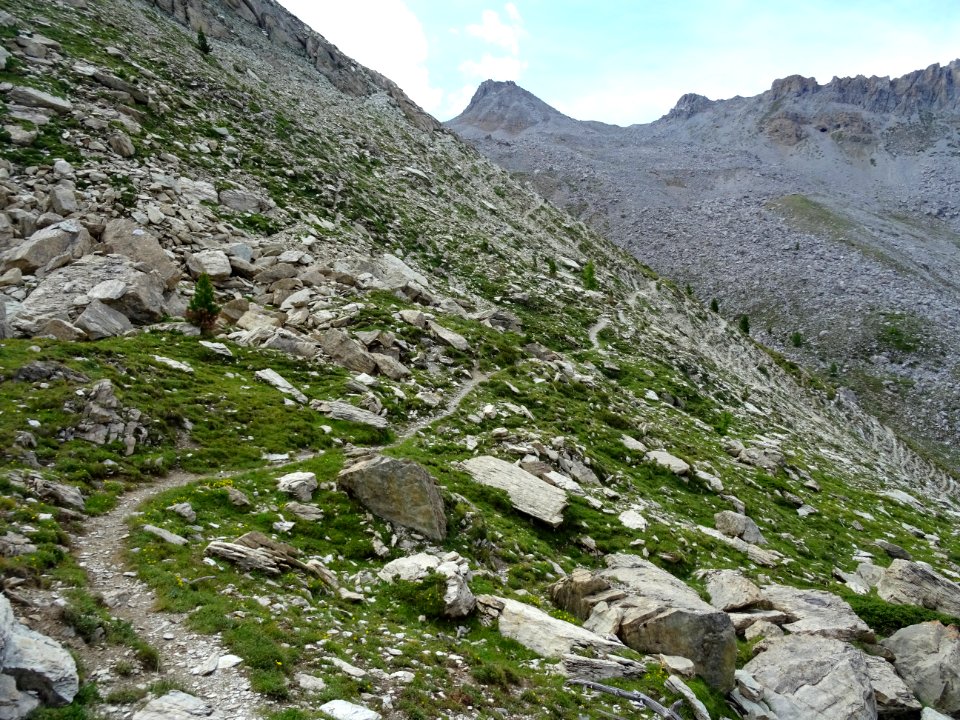 Le sentier pour monter vers le Pic d'Escreins ... prend so… 