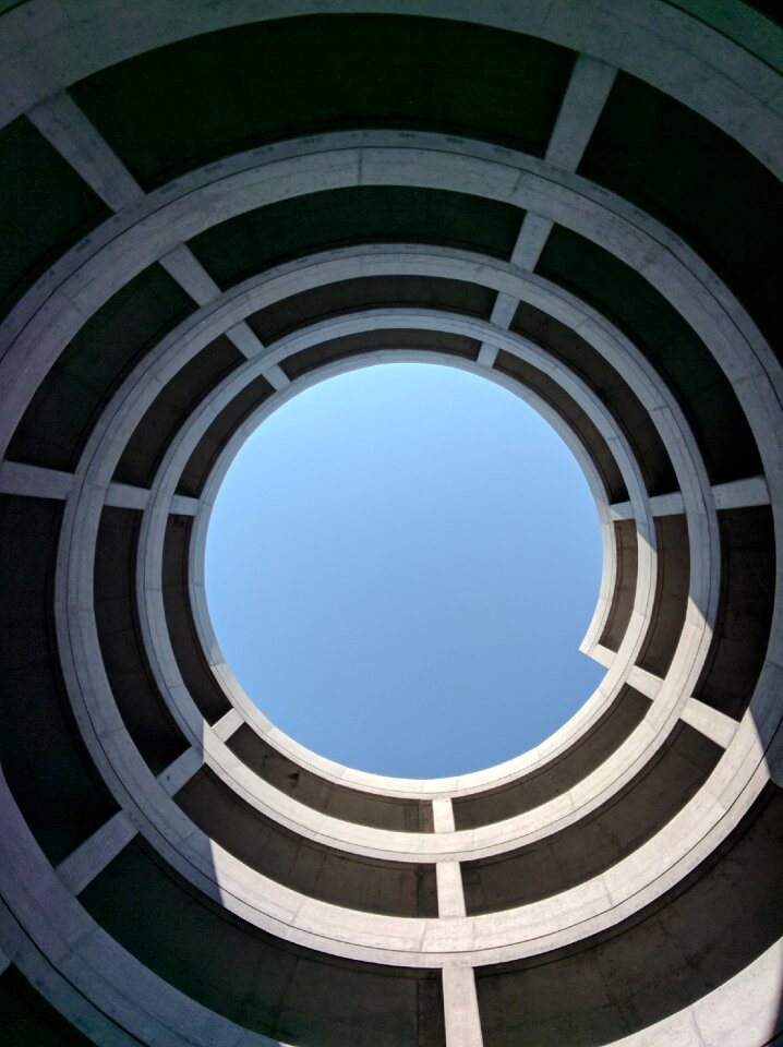 Spiral parking ramp