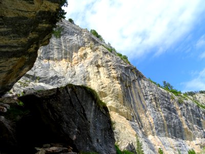 Le sentier qui remonte sur la Crête d'Andreveysson longe l… 