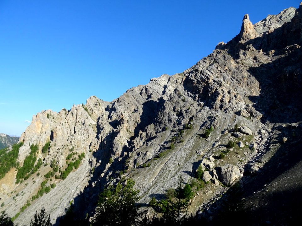 Reliefs sous la crête de La Main de Dieu 