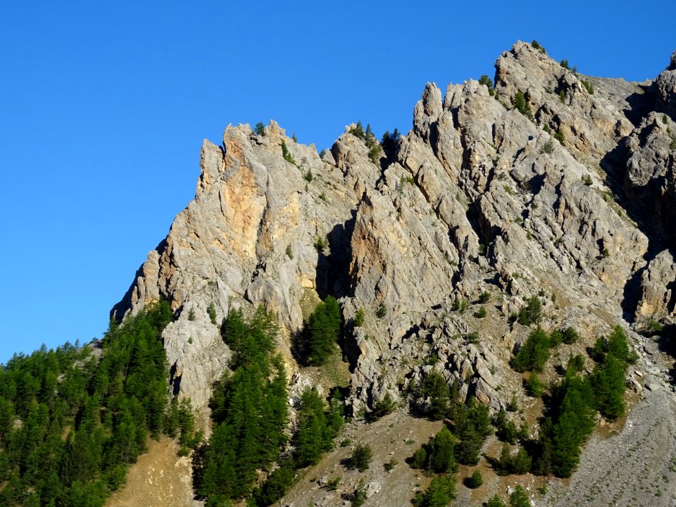 Reliefs sous la crête de La Main de Dieu 
