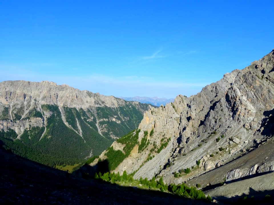 En montant vers le Vallon Claus, regard arrière vers la Cr… 