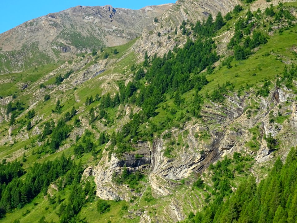 Plissements dans les roches, dans le vallon du Rabioux 