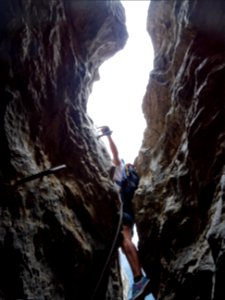 Passage dans la fissure 