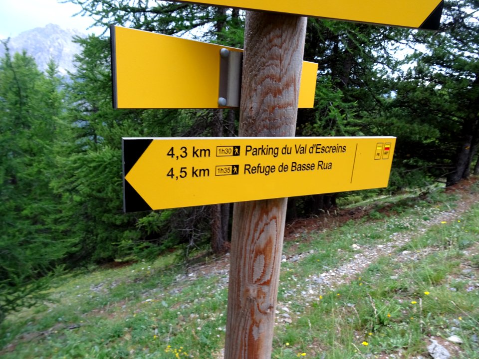Poteau Sous la crête d'Agnès 2300 m 