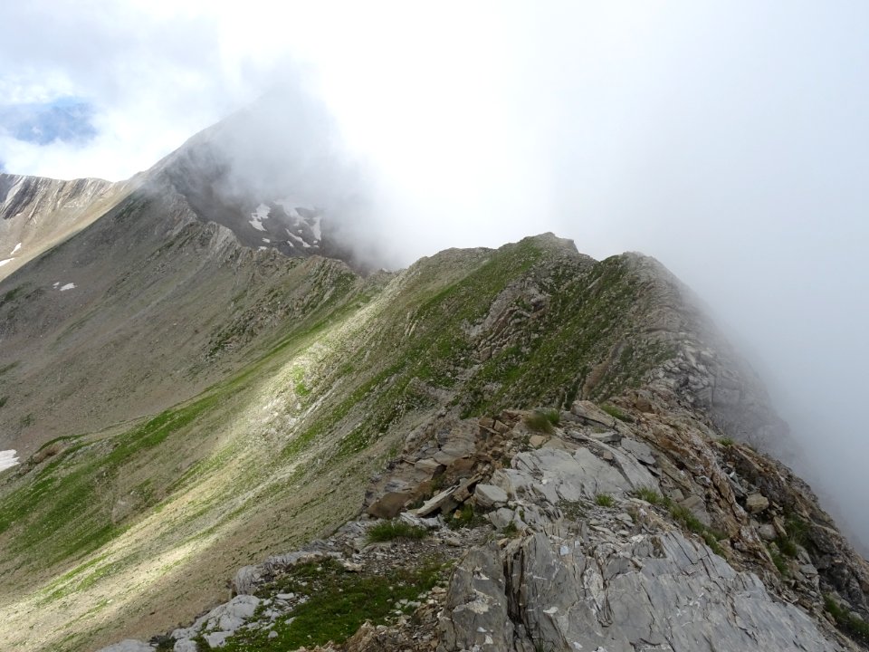 Dans la descente du Pic du Mourre-Froifd, suite de l'arête… 
