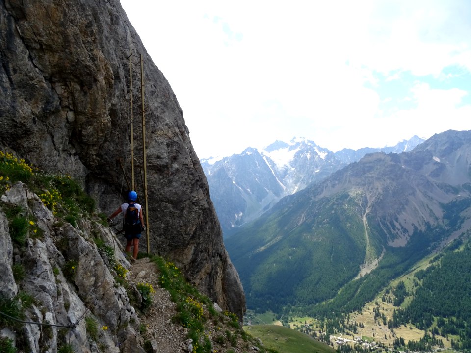 Passage de la grande échelle verticale 