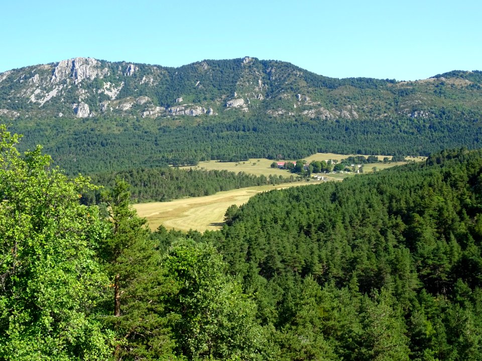 Paysage au nord vu depuis le col du Castellaras, Alpes-Mar… 