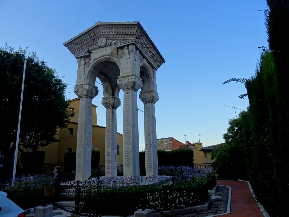 Monument aux morts, Grasse, Alpes-Maritimes 