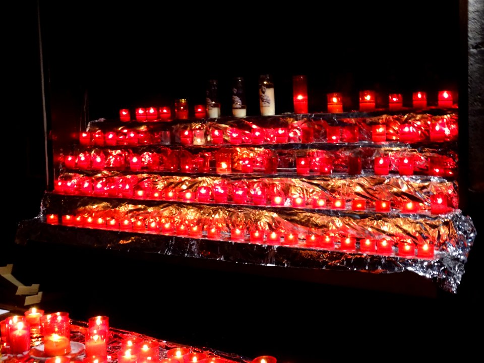 Bougies, basilique Notre Dame de La Salette, sanctuaire No… 