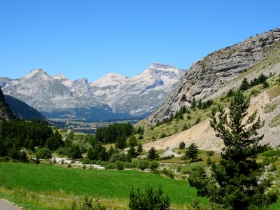 Dans la descente du Col du Noyer, vue vers le Petit et le … 
