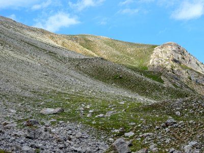 Le sentier pour monter vers le Pic d'Escreins ... prend so… 