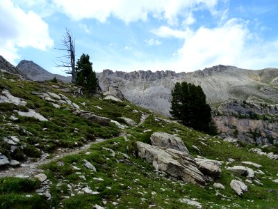 Le sentier pour monter vers le Pic d'Escreins ... prend so… 