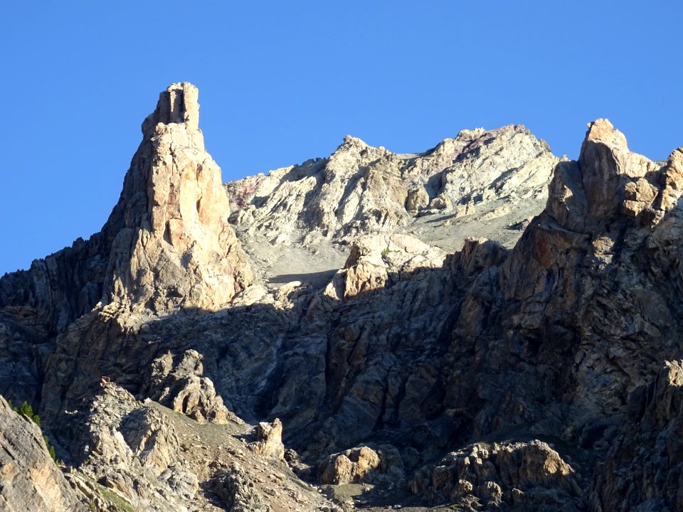 Reliefs sous la crête de La Main de Dieu 