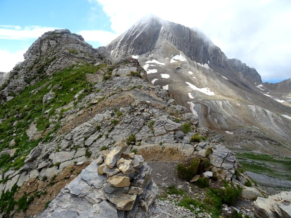 A la verticale à 5m au-dessus du Col de la Règue 2725m ...… 