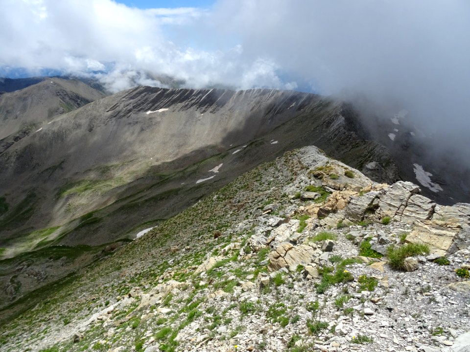 Dans la descente du Pic du Mourre-Froifd, suite de l'arête… 