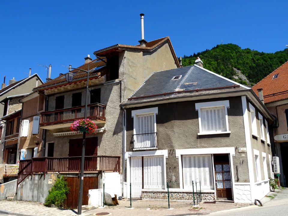 Maisons, rue des Fossés, Corps, Isère 