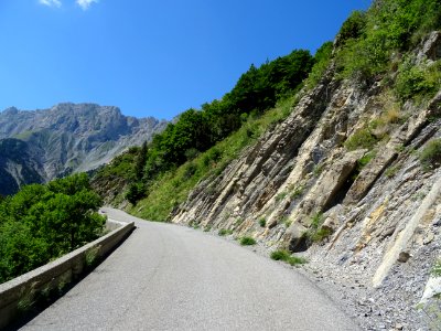 La pente est rude dans la montée au col du Noyer 