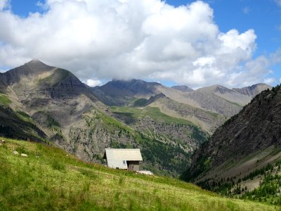 Dans la descente du col de la Règue, on arrive au-dessus d… 