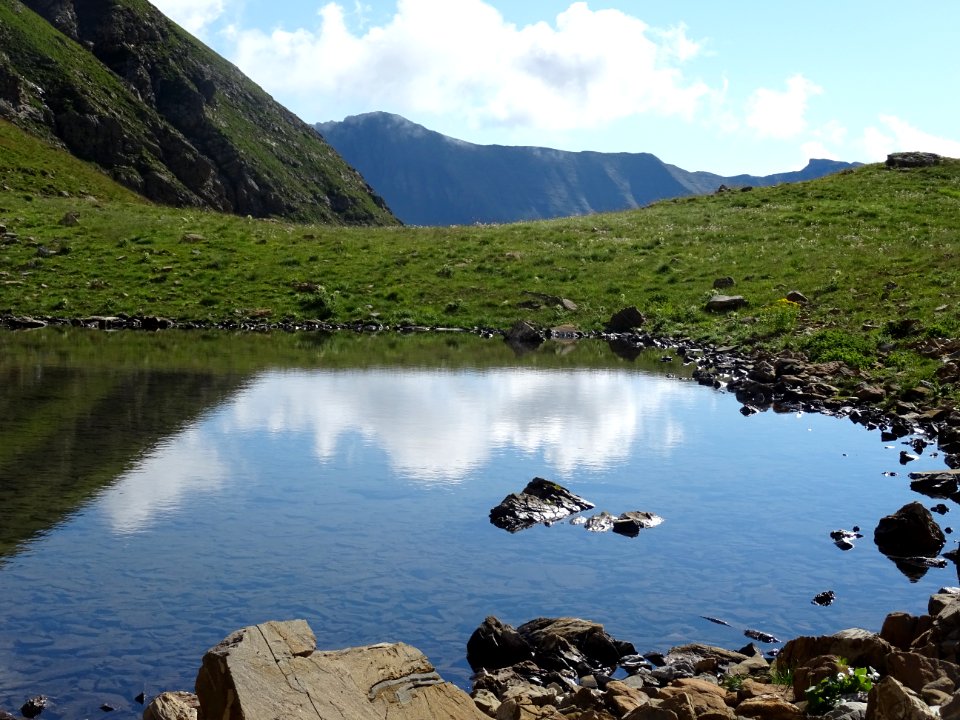 Lac de la Dent sous la crête du Mourre Froid 