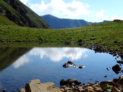 Lac de la Dent sous la crête du Mourre Froid 