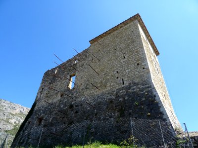 Enceinte du château de Basses-Gréolières, Gréolières, Alpe… 