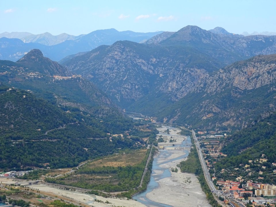 La vallée du Var, au zoom depuis Le Broc, Alpes-Maritimes 