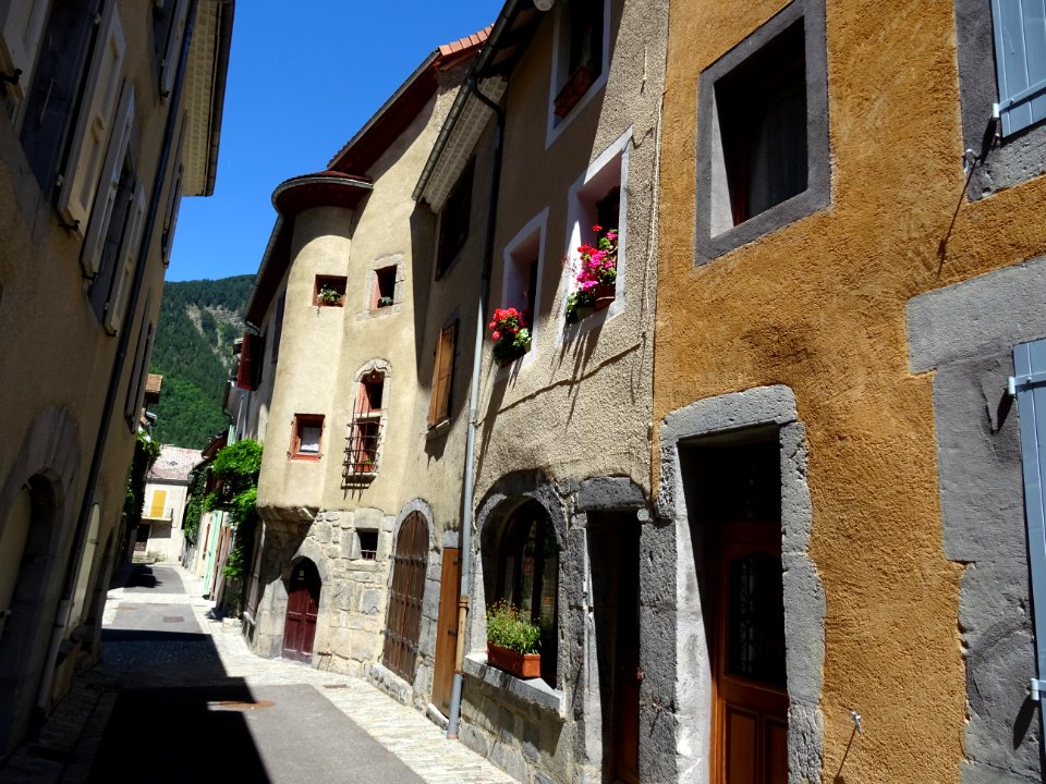 Rue du vieux centre, Corps, Isère 
