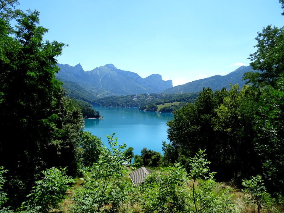 Lac du Sautet, à la limite de l'Isère et des Hautes-Alpes 