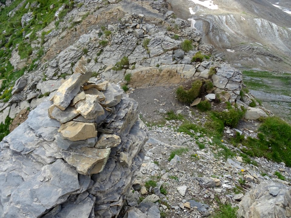 A la verticale à 5m au-dessus du Col de la Règue 2725m ...… 