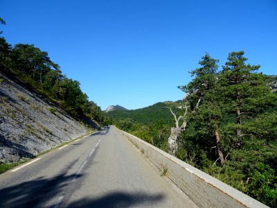 Sur la route entre le col de la Sine et le col du Castella… 