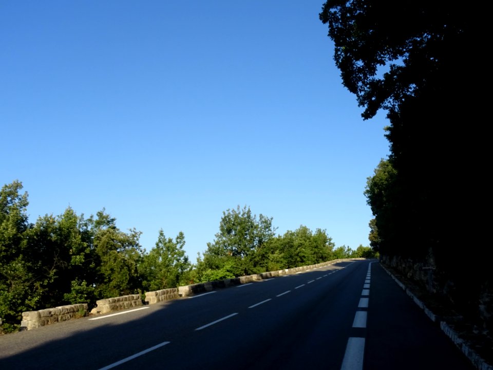Première grosse montée sur la route Napoléon, à la sortie … 