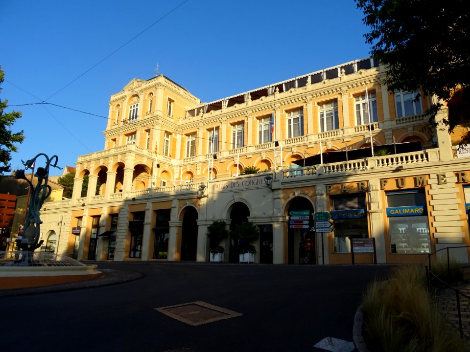 Palais des congrès et casino, Grasse, Alpes-Maritimes 