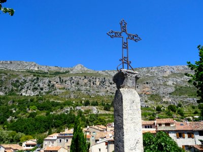 Croix en fer forgé, Gréolières, Alpes-Maritimes 